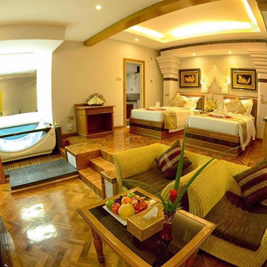 Shwe Taung Tan Hotel - Lake View Monywa Bagian luar foto