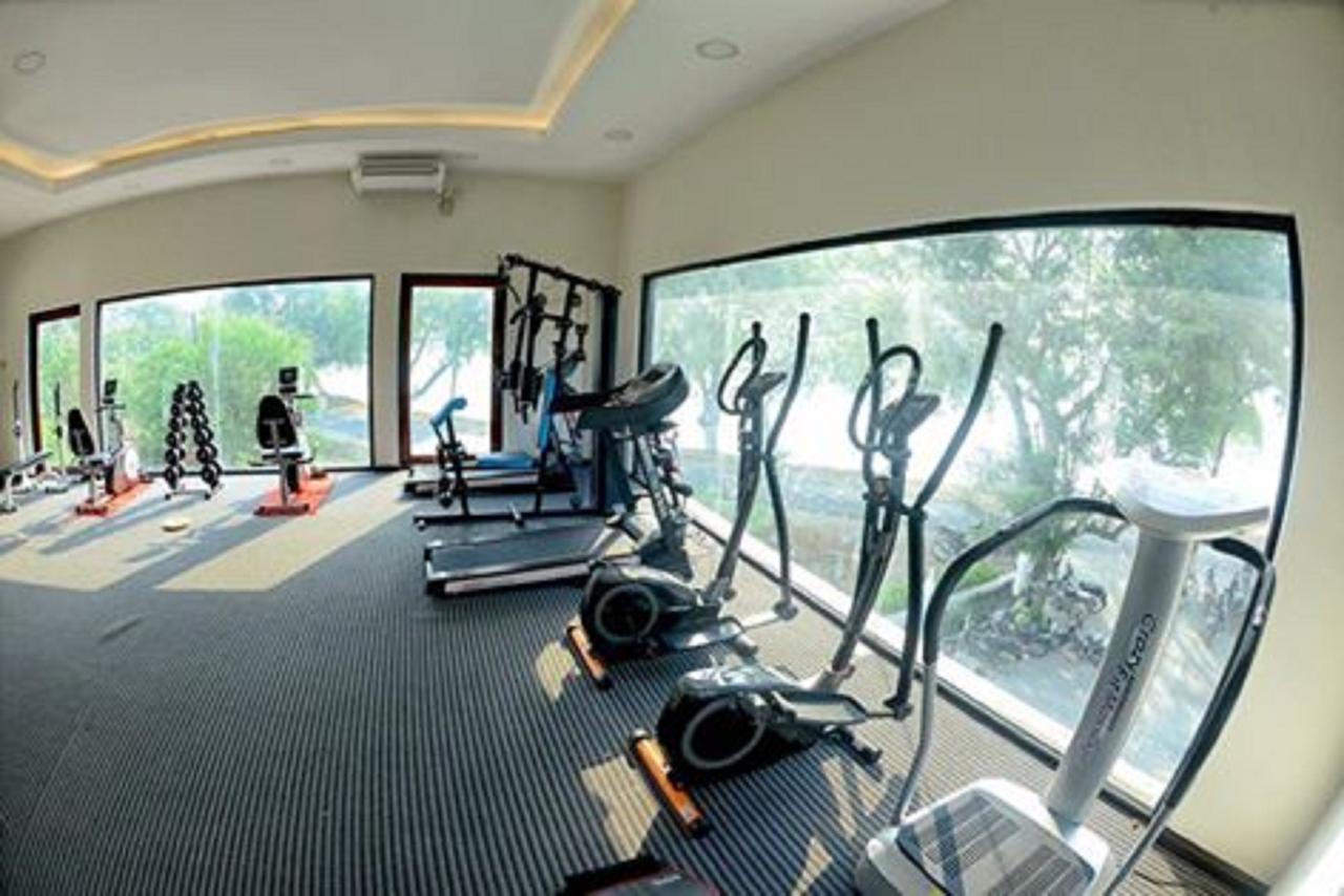 Shwe Taung Tan Hotel - Lake View Monywa Bagian luar foto