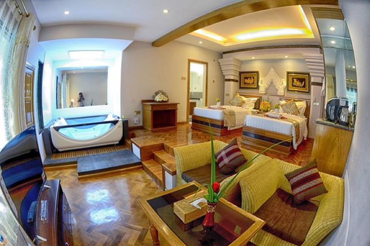 Shwe Taung Tan Hotel - Lake View Monywa Bagian luar foto