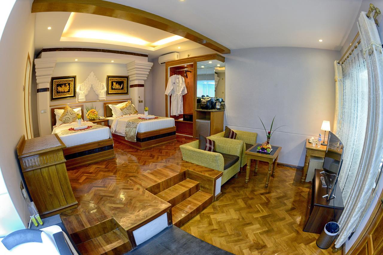 Shwe Taung Tan Hotel - Lake View Monywa Bagian luar foto