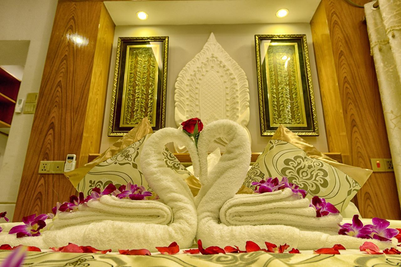 Shwe Taung Tan Hotel - Lake View Monywa Bagian luar foto